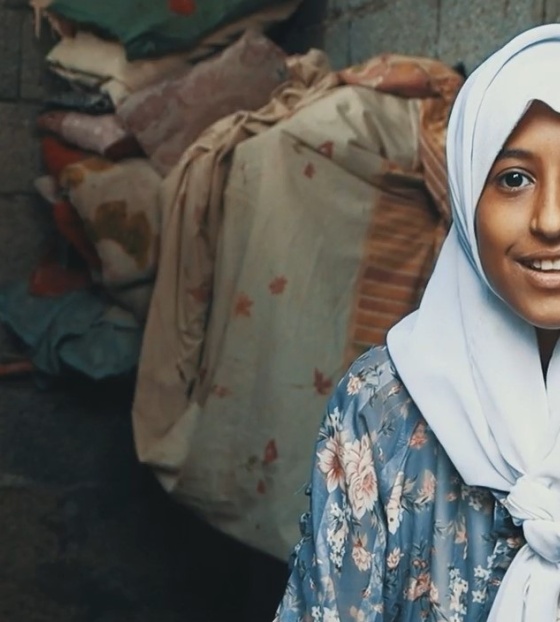 Girl in school in Yemen