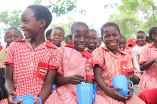 Mary’s Meals, Nasyťte školu